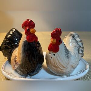 Cracker Barrel Rooster Salt & PepperShakers and Plate, Farmhouse, Country Decor